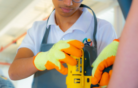 معسكر عالم المنجزون الصيفي للمهن الحرفية نجاح كبير